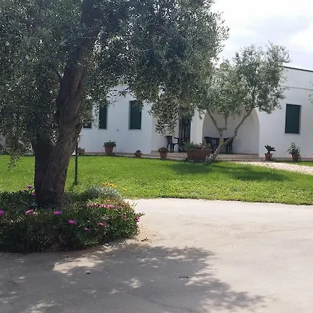 Oasi Degli Ulivi بيت للعطل كاروفينيو